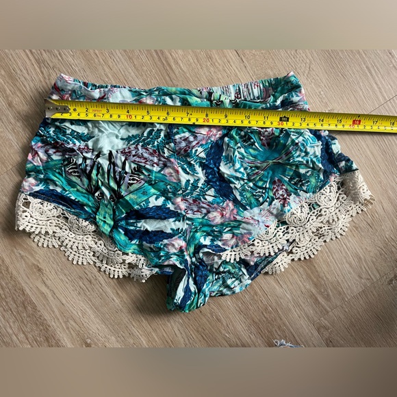 U2LA flower print shorts - Picture 6 of 6